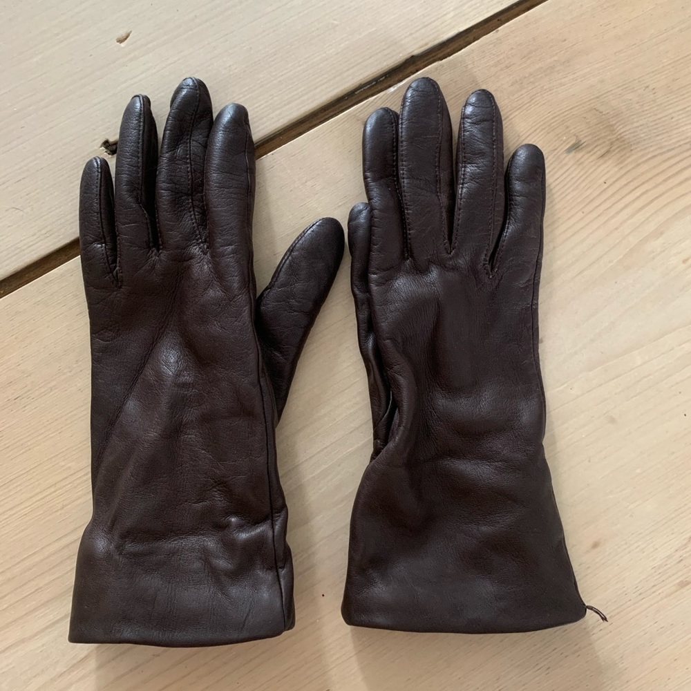 Cashmere lined leather Lord & Taylor gloves